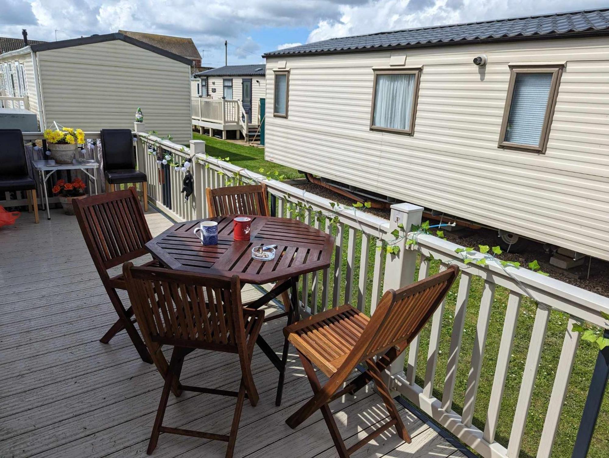 Serenity Place Caravan 2 Double Beds With Varanda Chalet Skegness