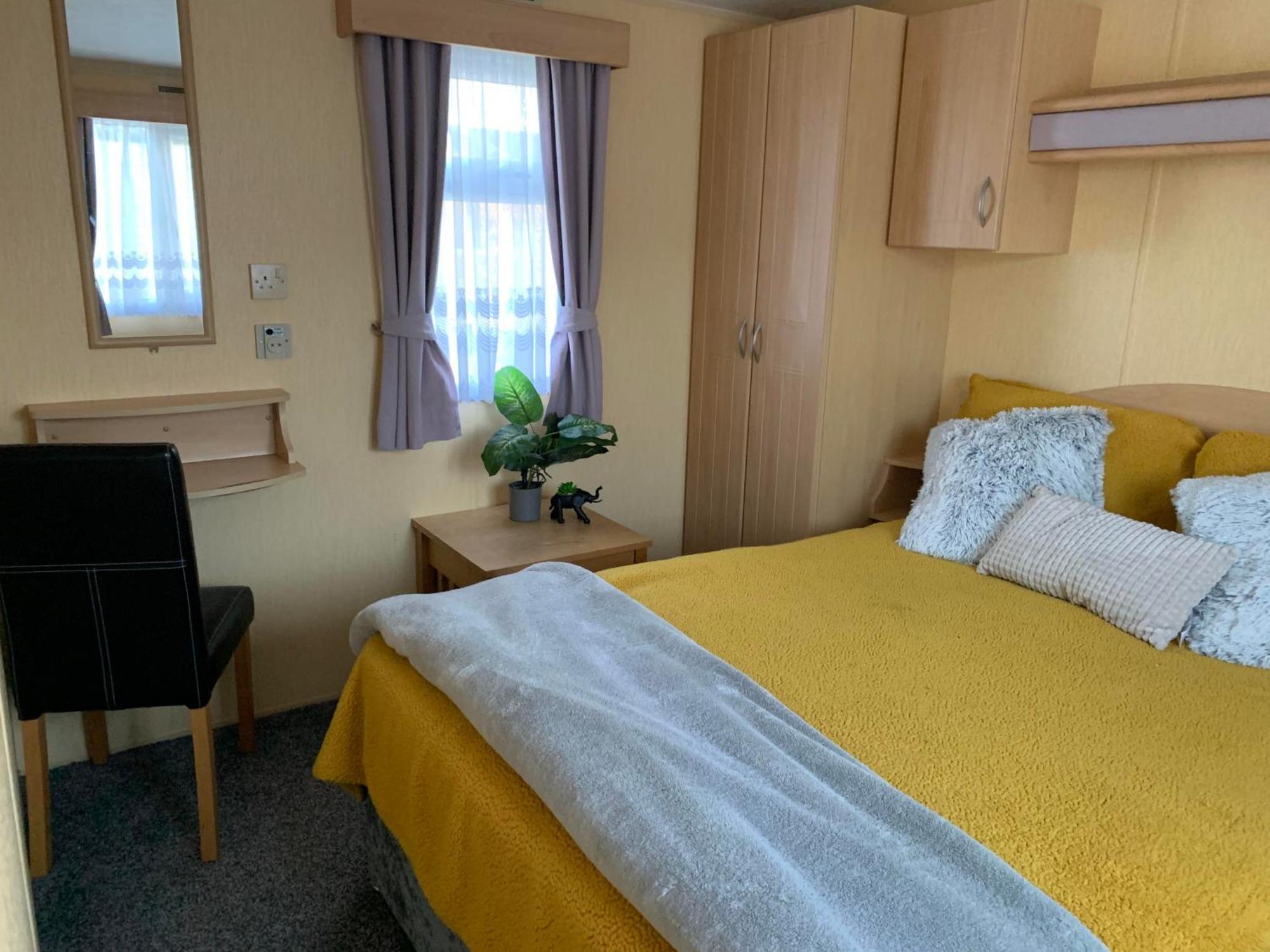 Serenity Place Caravan 2 Double Beds With Varanda Skegness